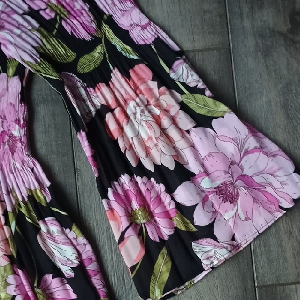 Floral & Ivy Bell Sleeve Blouse - Pink and Black - Picture 4 of 9